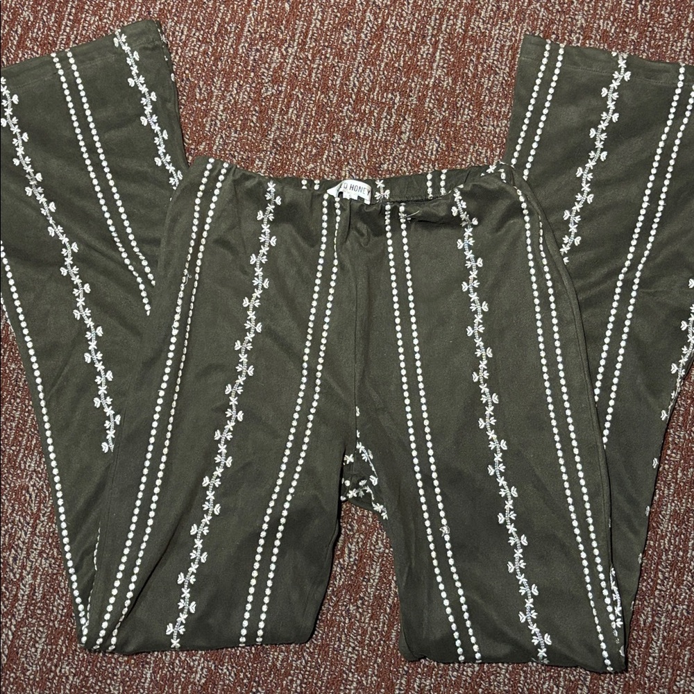 Wild honey faux suede green embroidered stretch bell bottom flare small pants